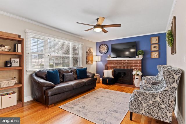 6507 JONESTOWN RD, Harrisburg, PA 17112