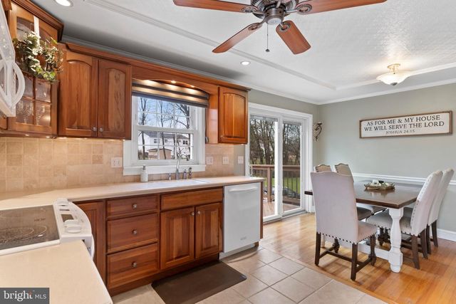 6507 JONESTOWN RD, Harrisburg, PA 17112