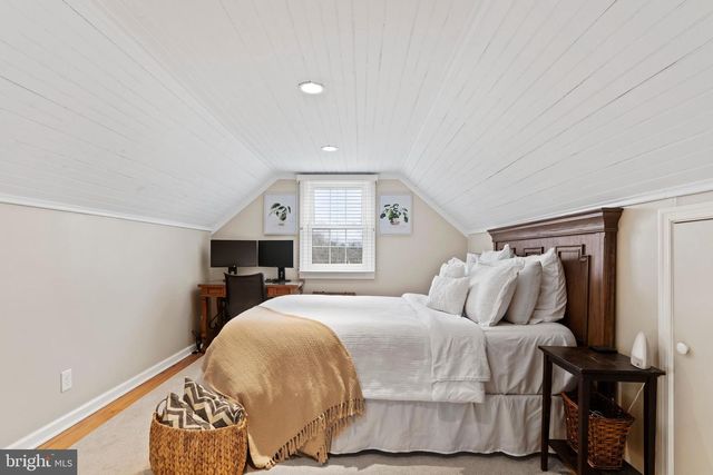 6507 JONESTOWN RD, Harrisburg, PA 17112