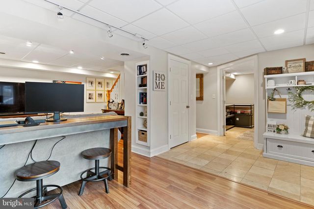 6507 JONESTOWN RD, Harrisburg, PA 17112