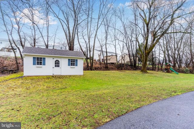 6507 JONESTOWN RD, Harrisburg, PA 17112