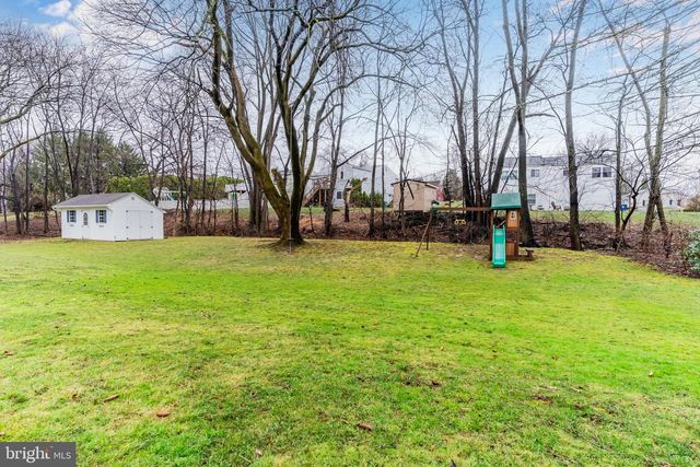 6507 JONESTOWN RD, Harrisburg, PA 17112