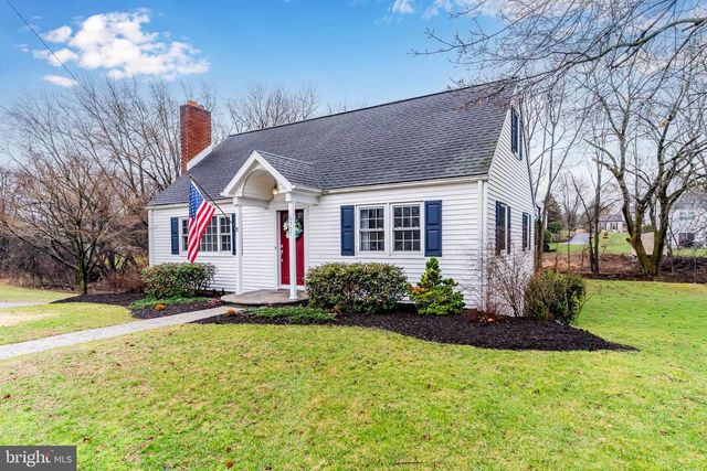 6507 JONESTOWN RD, Harrisburg, PA 17112