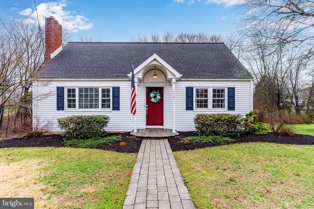 6507 JONESTOWN RD, Harrisburg, PA 17112