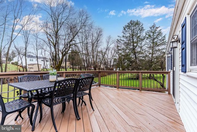 6507 JONESTOWN RD, Harrisburg, PA 17112