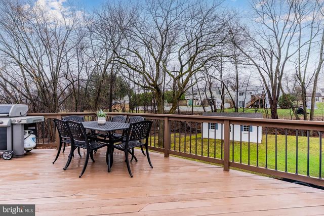 6507 JONESTOWN RD, Harrisburg, PA 17112