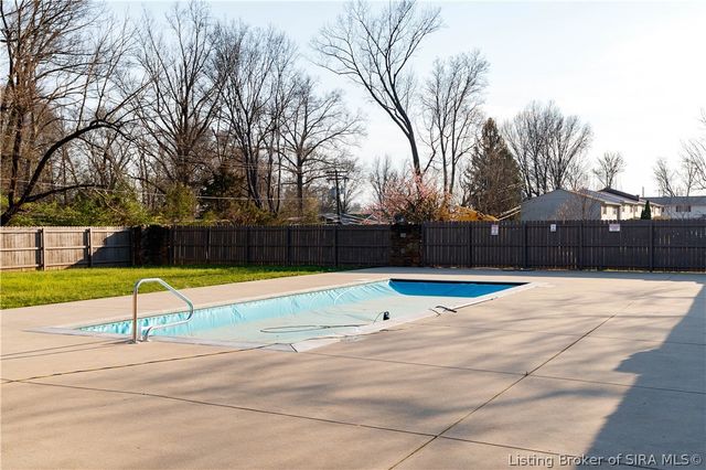 3080 Wooded Way, Jeffersonville, IN 47130
