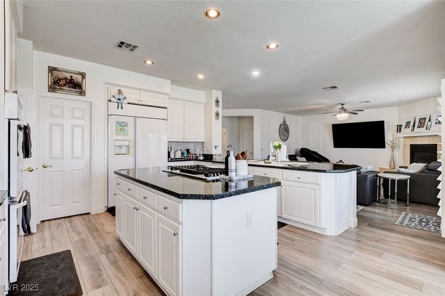 2496 Ram Crossing Way, Henderson, NV 89074