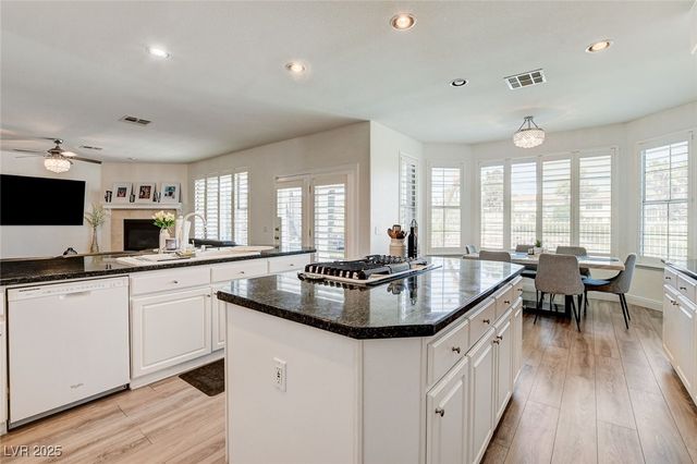 2496 Ram Crossing Way, Henderson, NV 89074