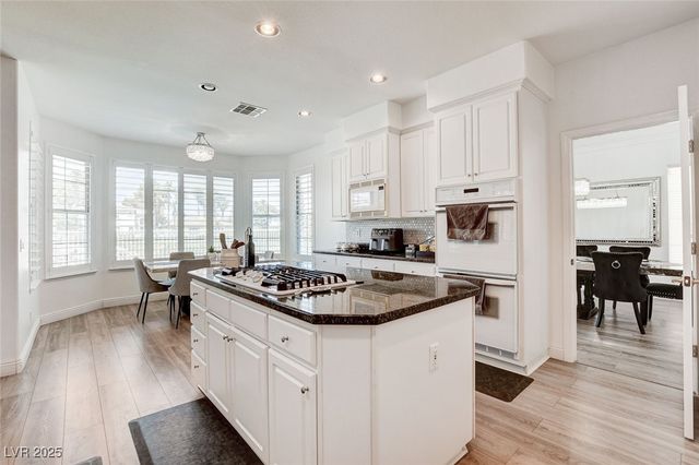 2496 Ram Crossing Way, Henderson, NV 89074