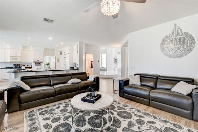 2496 Ram Crossing Way, Henderson, NV 89074