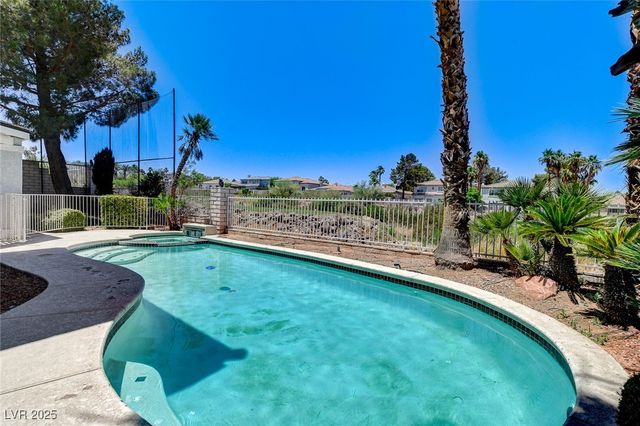 2496 Ram Crossing Way, Henderson, NV 89074