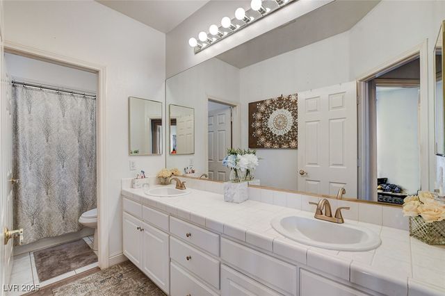 2496 Ram Crossing Way, Henderson, NV 89074