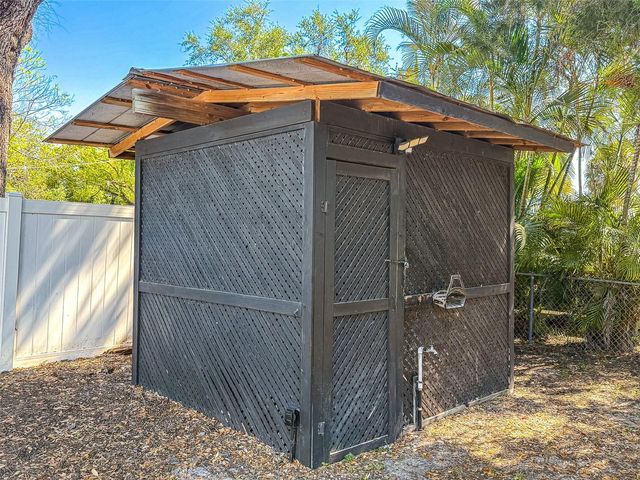 5807 BARRY LANE, Tampa, FL 33634