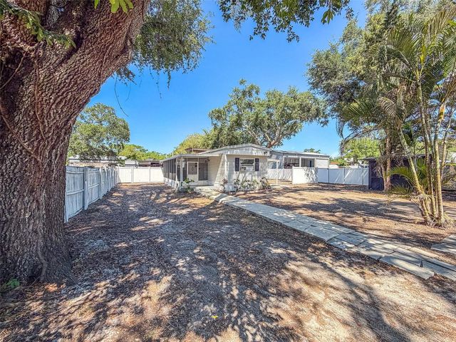 5807 BARRY LANE, Tampa, FL 33634