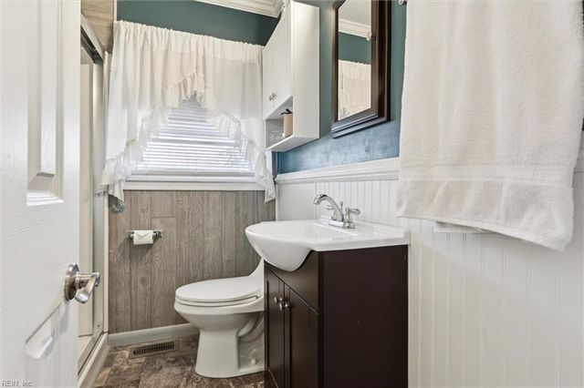 203 Hickory Hill Rd, Hampton, VA 23666