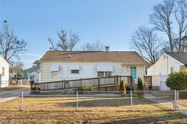 203 Hickory Hill Rd, Hampton, VA 23666