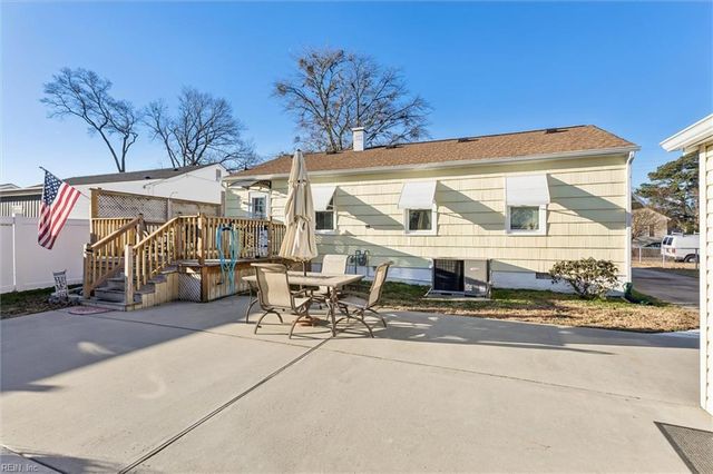 203 Hickory Hill Rd, Hampton, VA 23666