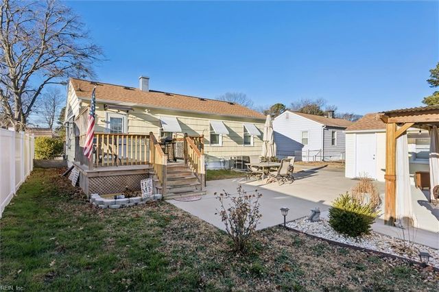 203 Hickory Hill Rd, Hampton, VA 23666