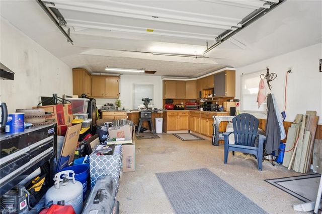 203 Hickory Hill Rd, Hampton, VA 23666