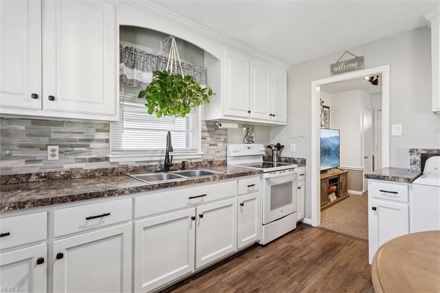 203 Hickory Hill Rd, Hampton, VA 23666