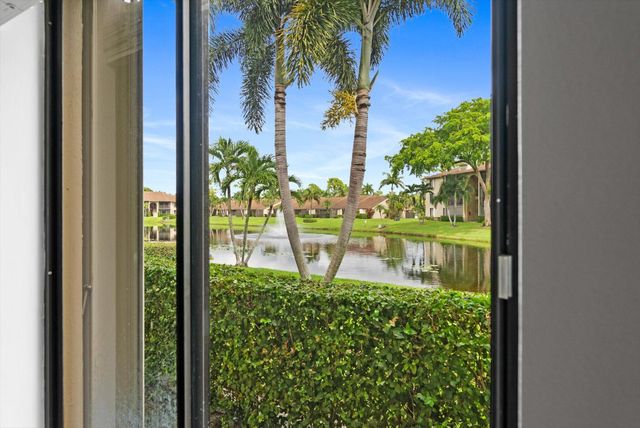 722 SUNNY PINE Way F1, Greenacres, FL 33415