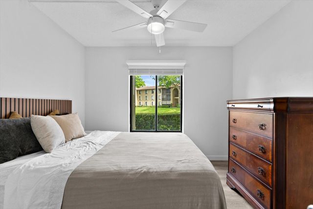722 SUNNY PINE Way F1, Greenacres, FL 33415