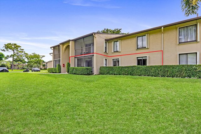 722 SUNNY PINE Way F1, Greenacres, FL 33415
