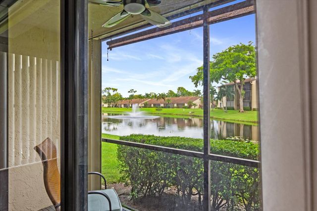 722 SUNNY PINE Way F1, Greenacres, FL 33415