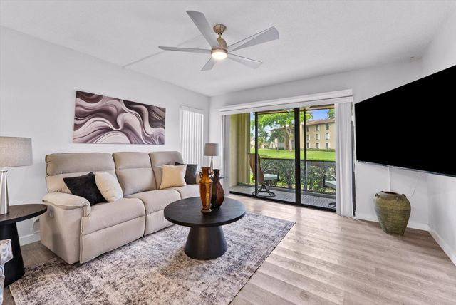 722 SUNNY PINE Way F1, Greenacres, FL 33415