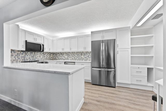 722 SUNNY PINE Way F1, Greenacres, FL 33415