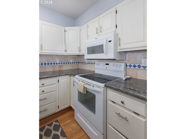 2340 S CRESTLINE Dr, Waldport, OR 97394