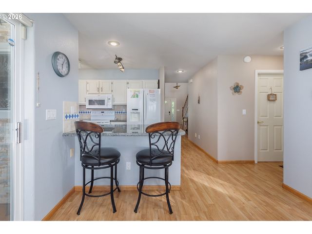 2340 S CRESTLINE Dr, Waldport, OR 97394