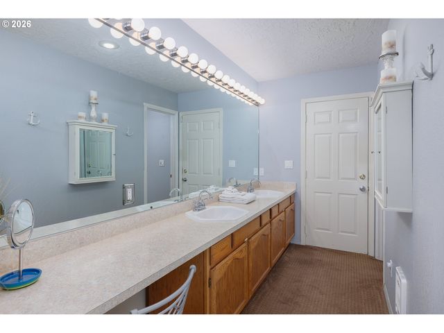 2340 S CRESTLINE Dr, Waldport, OR 97394