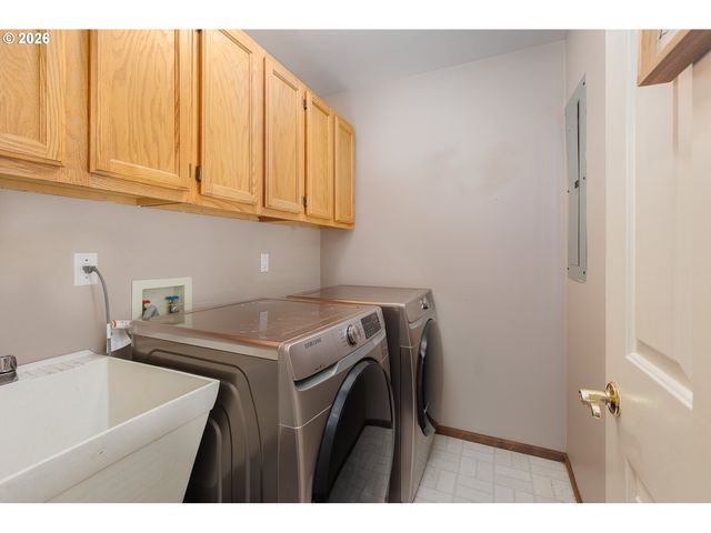 2340 S CRESTLINE Dr, Waldport, OR 97394