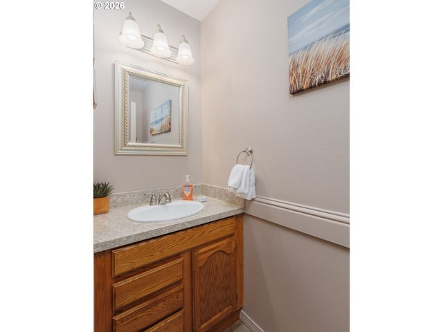 2340 S CRESTLINE Dr, Waldport, OR 97394