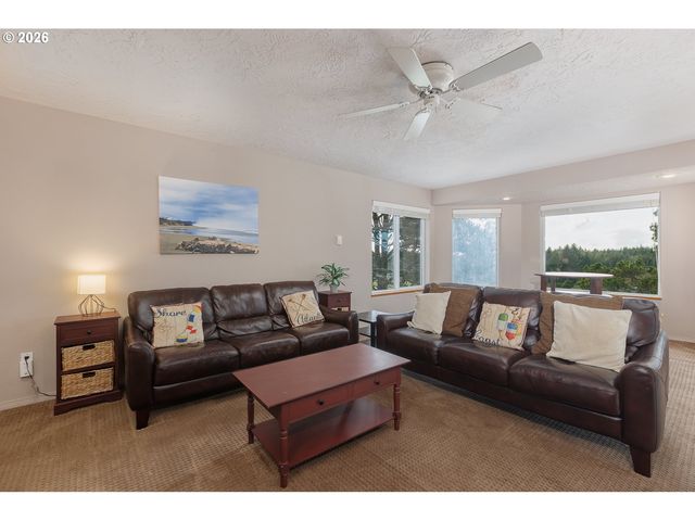 2340 S CRESTLINE Dr, Waldport, OR 97394