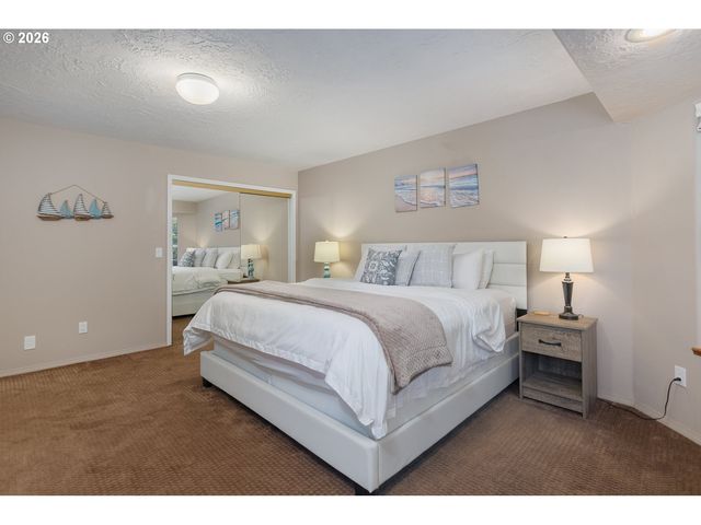 2340 S CRESTLINE Dr, Waldport, OR 97394