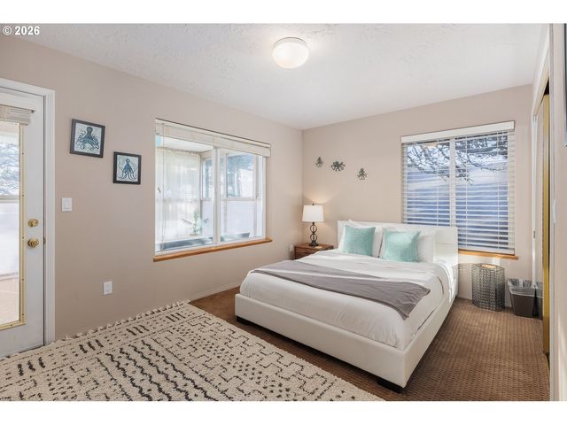 2340 S CRESTLINE Dr, Waldport, OR 97394