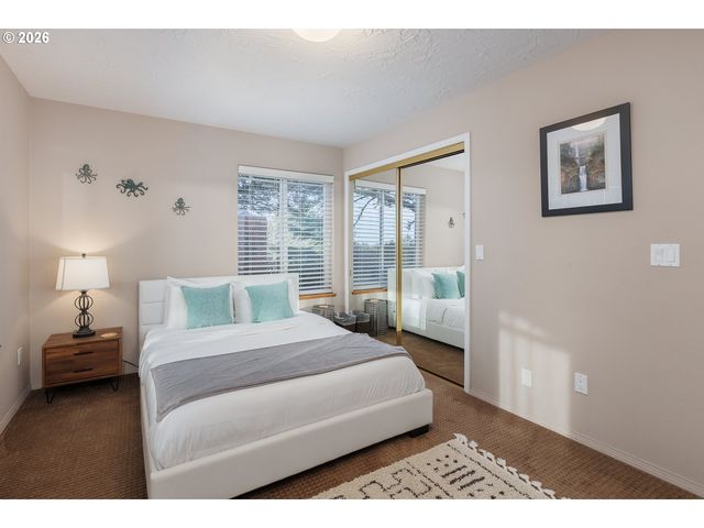 2340 S CRESTLINE Dr, Waldport, OR 97394