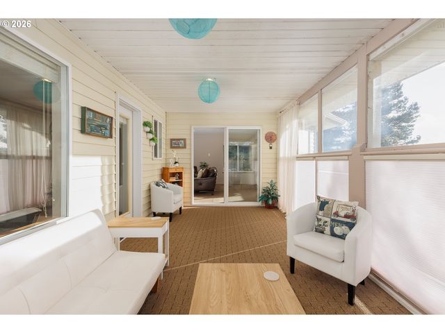 2340 S CRESTLINE Dr, Waldport, OR 97394