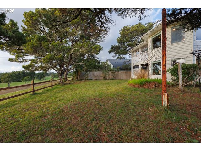 2340 S CRESTLINE Dr, Waldport, OR 97394