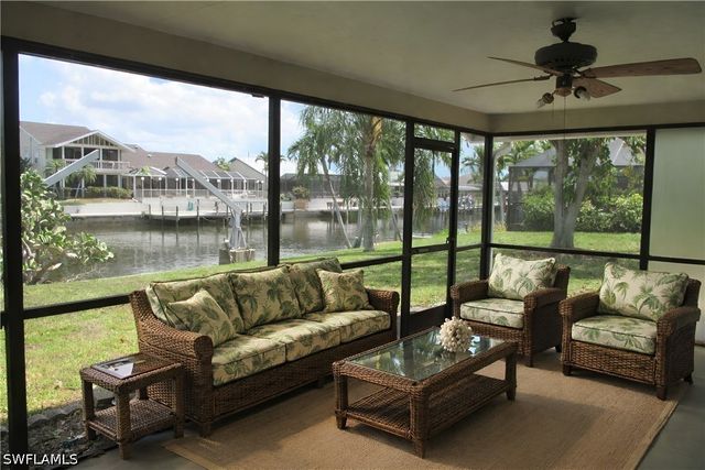 903 SE 20th CT, Cape Coral, FL 33990