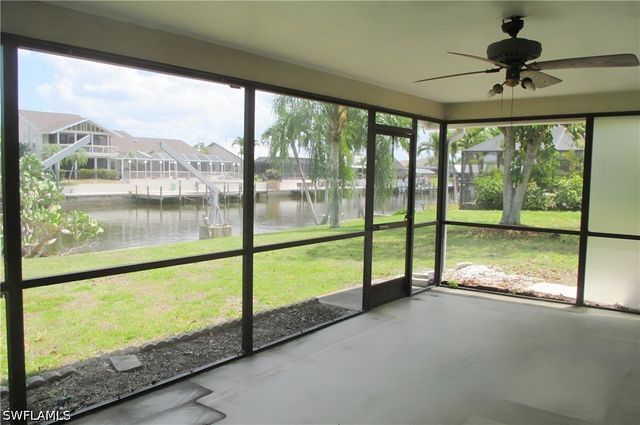 903 SE 20th CT, Cape Coral, FL 33990