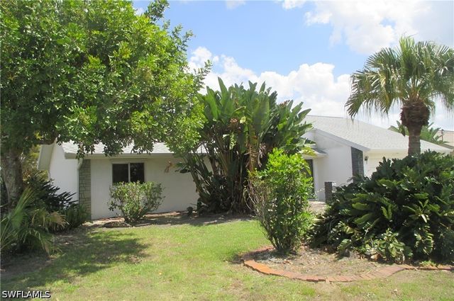 903 SE 20th CT, Cape Coral, FL 33990