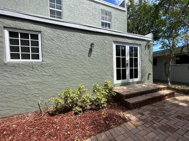 340 Walton Boulevard, West Palm Beach, FL 33405