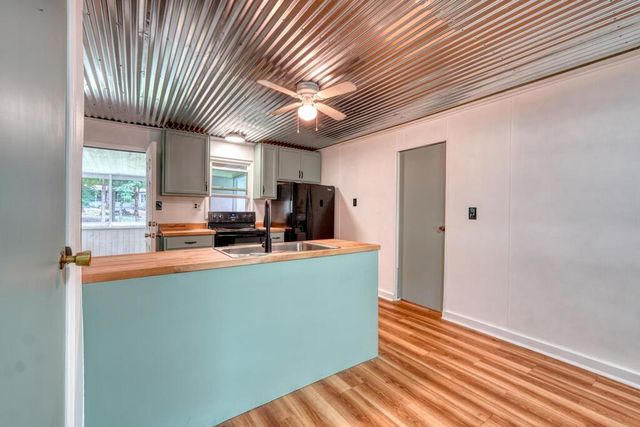 4348 White Oak Drive, Hiawassee, GA 30546