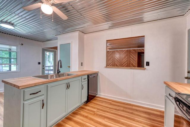 4348 White Oak Drive, Hiawassee, GA 30546
