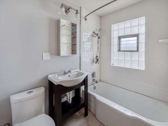 5156 W 63rd Place, Chicago, IL 60638