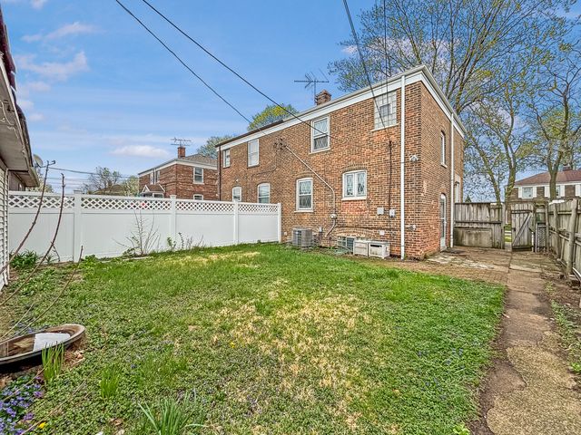 5156 W 63rd Place, Chicago, IL 60638